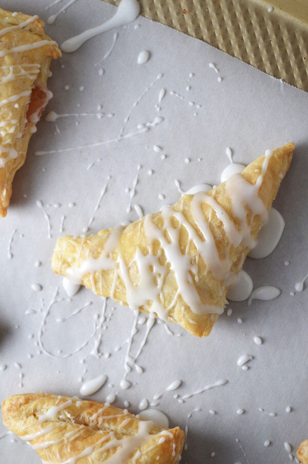 10 ingredient Apple Turnovers - The DIY Foodie