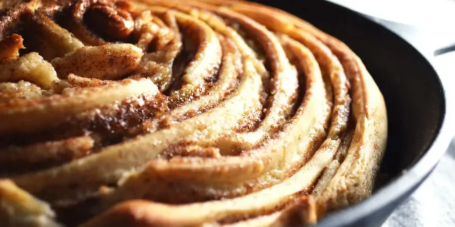 Giant Skillet Cinnamon Roll