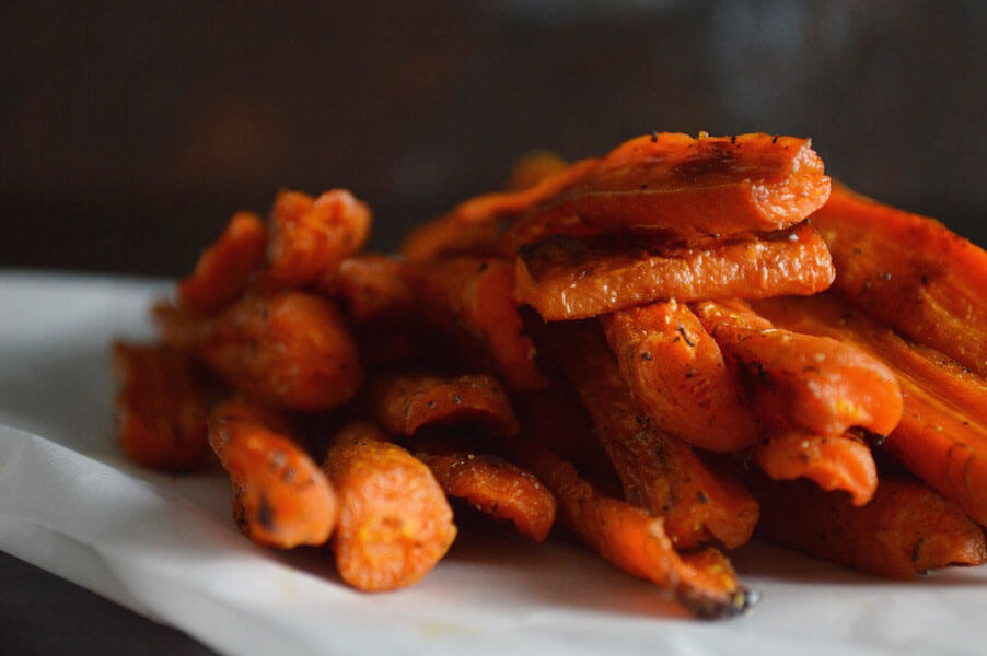 5 ingredient Caramelized Roasted Carrots